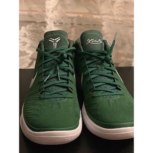 🌿 Nike Kobe A.D. size 11.5